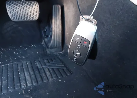 2019 Mercedes-Benz C 300 4Matic z USA, uszkodzony, nr VIN WDDWF8EB6KR456039